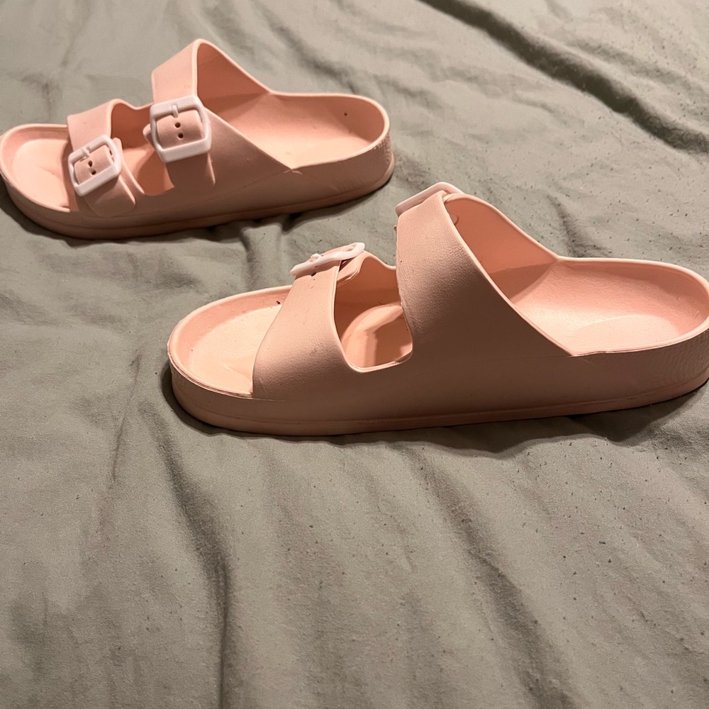 Sandals - Picture 3 of 4